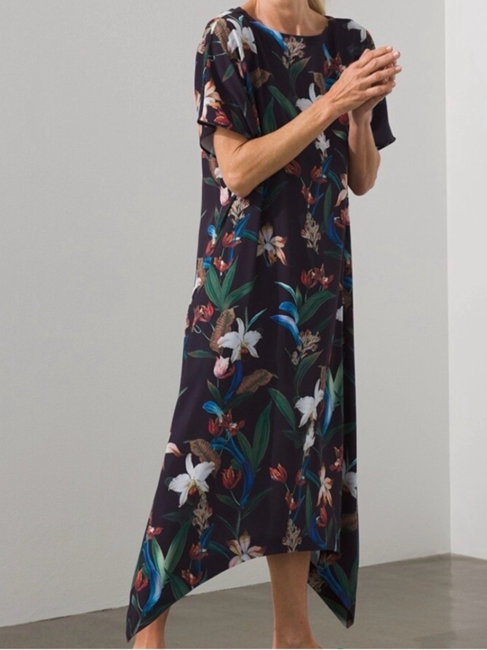 Chico’s Floral Asymmetrical Midi Dress NWT Size 00 XS Handkerchief Hem